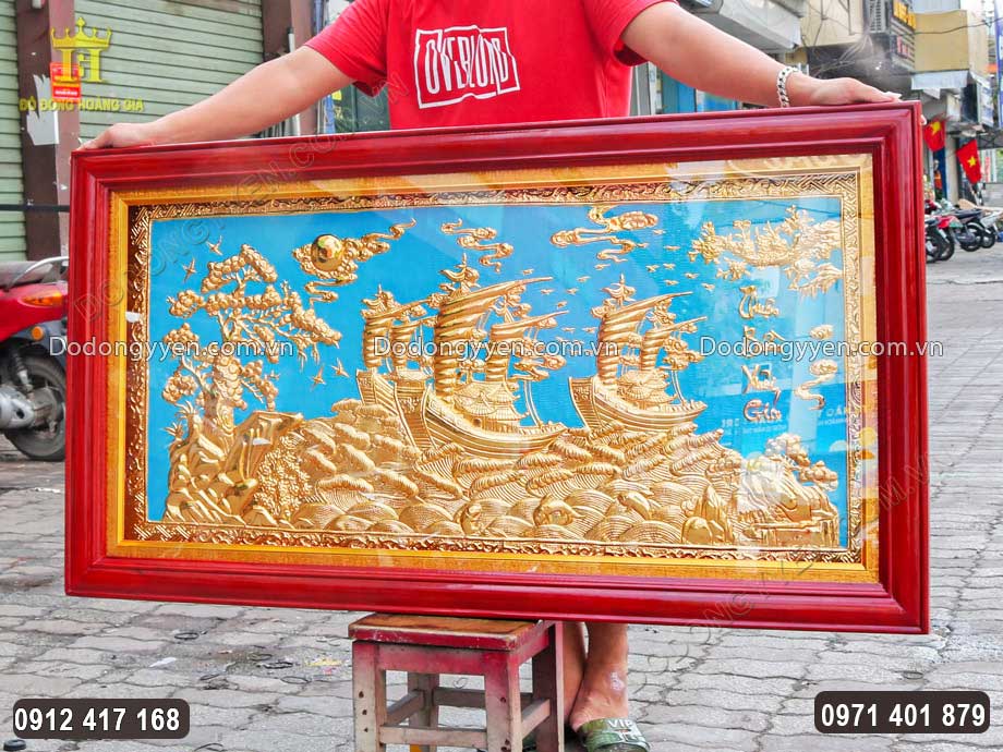 Từng họa tiết hoa văn tr&ecirc;n vật phẩm được chạm th&uacute;c sắc n&eacute;t, tỉ mỉ